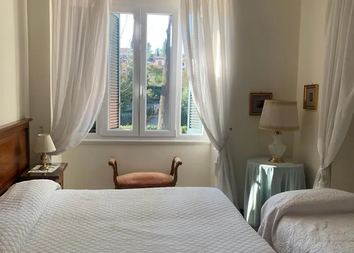 Acomodação com café da manhã  Orsini 4*