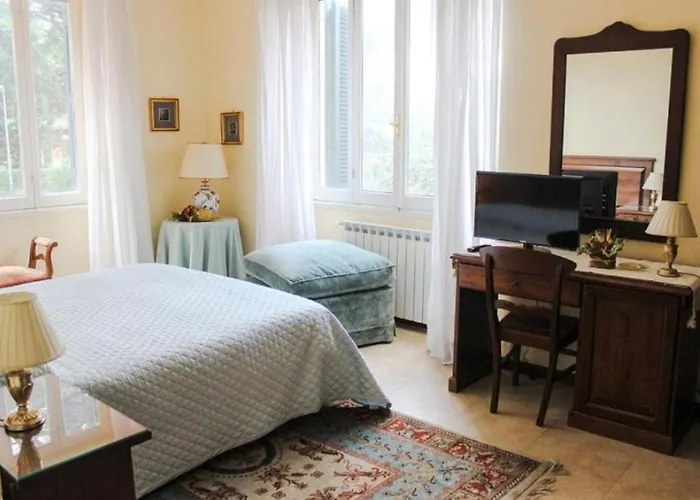 Orsini Acomodação com café da manhã  4*